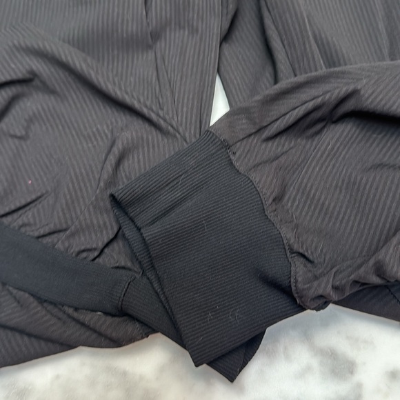 Lululemon Beyond the Studio Jogger Black Size 8 - Picture 9 of 14